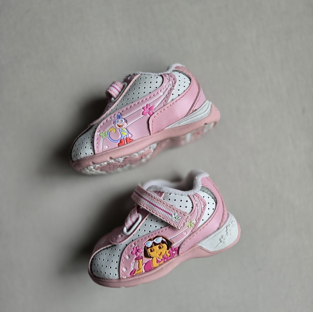 Vintage Y2K Dora The Explorer Shoes